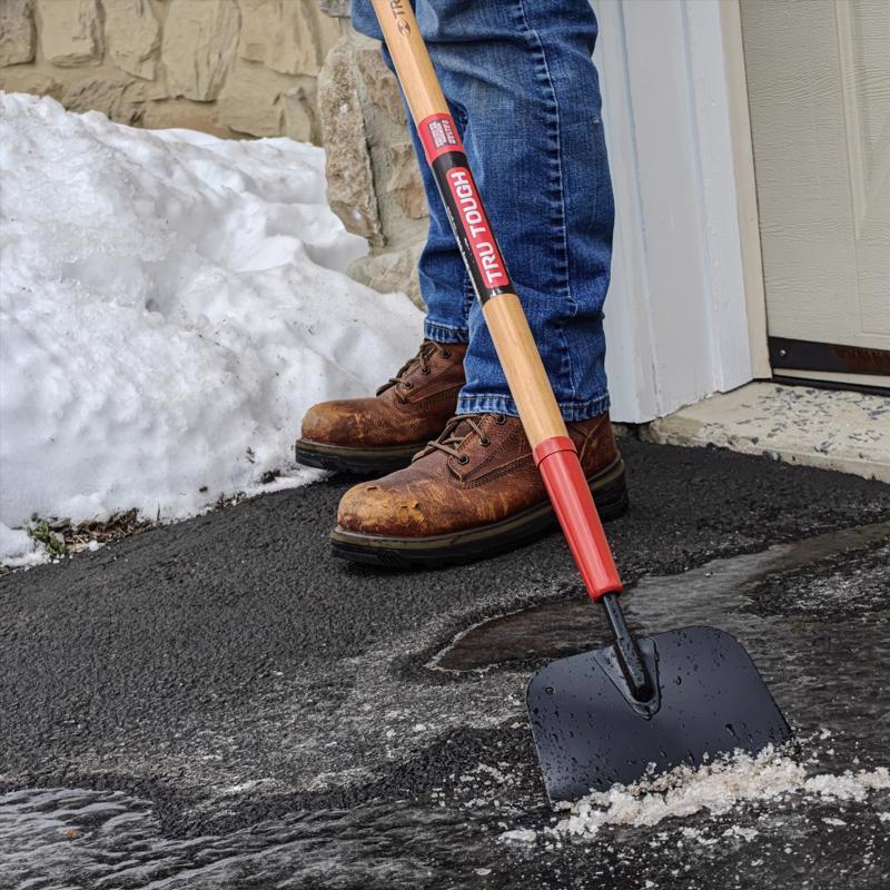 Truper Tru-Tough 7 in. W X 60 in. L Steel Sidewalk Scraper