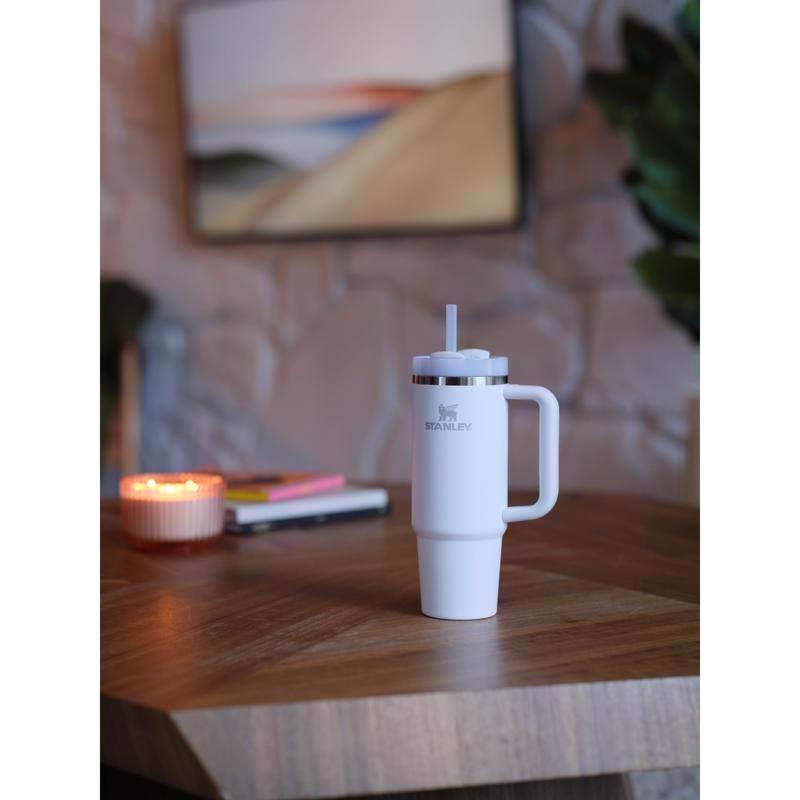 Stanley The Quencher H2.0 FlowState 30 oz White BPA Free Double-wall Vacuum Insulated Tumbler